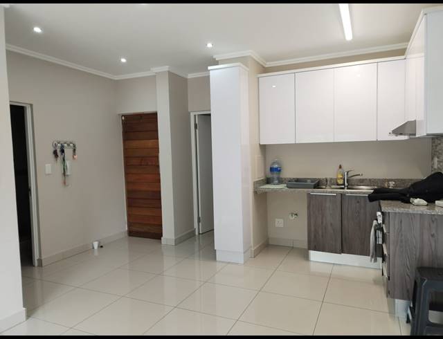 2 BEDROOM APARTMENT FOR SALE IN UMHLANGA RIDGE
